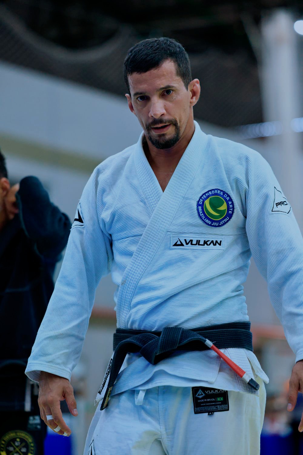 Professor Fabricio Aguero de kimono e faixa preta